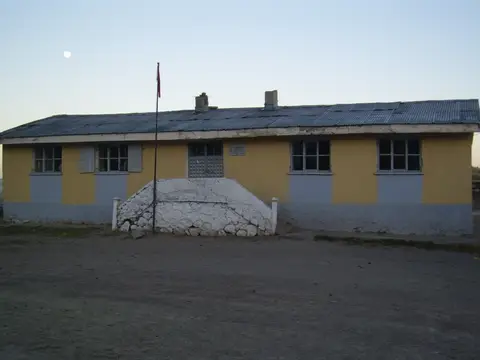 Sivas'taki Hacımirza köyünün tek katlı ilköğretim okulu binası