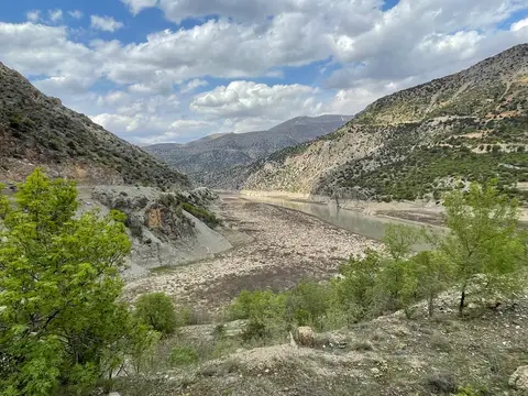 Erzincan Kemaliye yakınlarında Fırat Nehri'nin aktığı geniş vadi