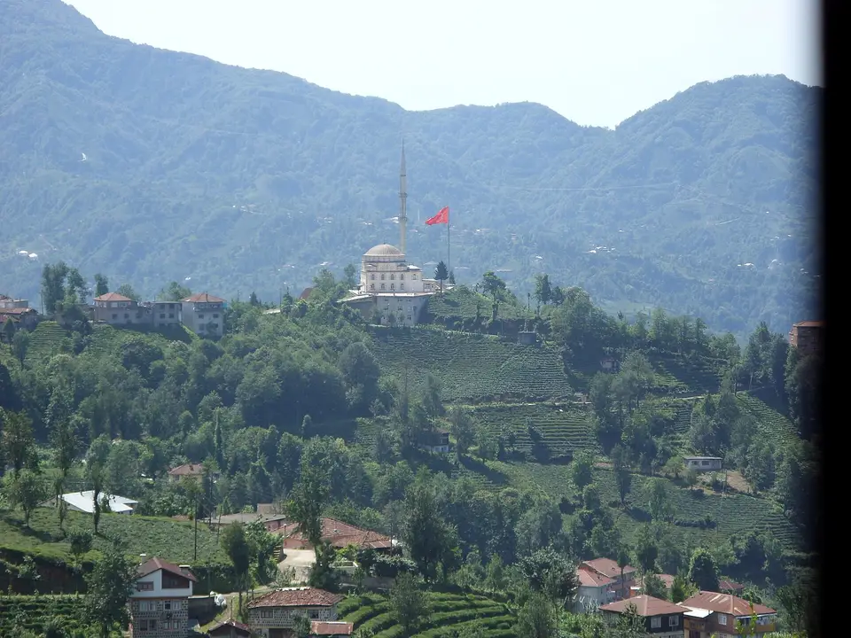 Melek köyünden bir görünüm (Rize Merkez, Rize)
