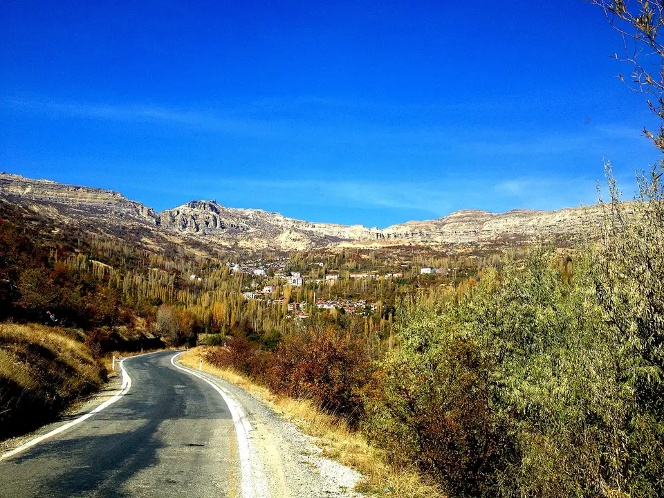 Bozyaka köyünden bir görünüm (Başyayla, Karaman)