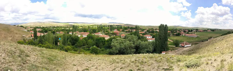 Deveci köyünden bir görünüm (Akpınar, Kırşehir)