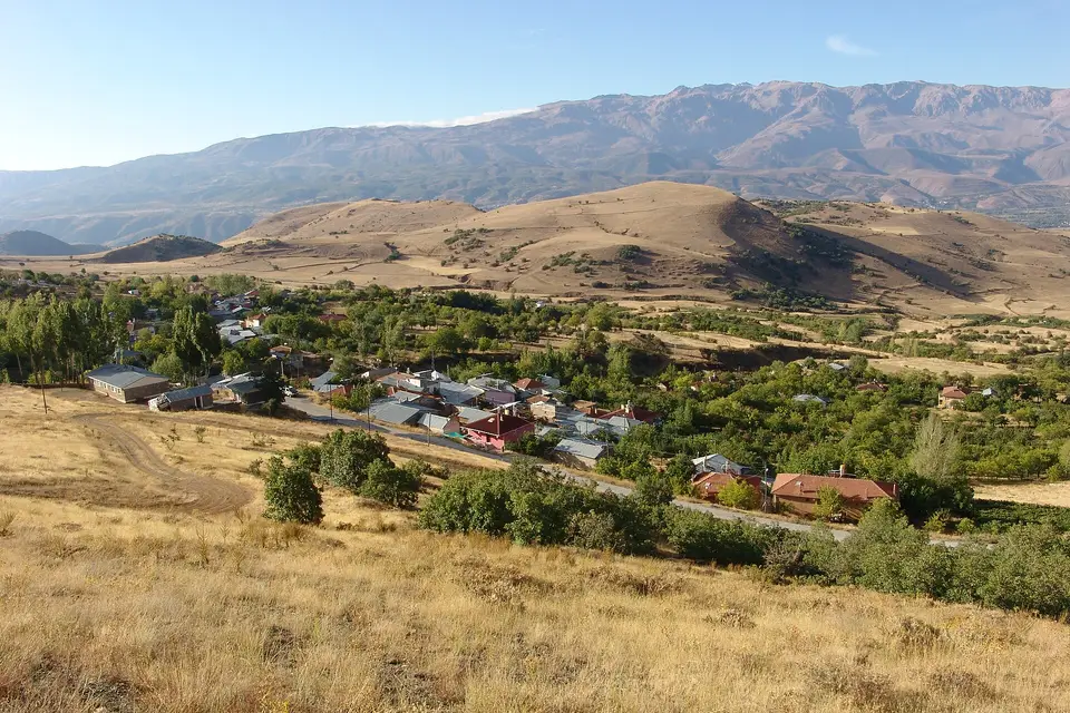 Göller köyünden bir görünüm (Üzümlü, Erzincan)