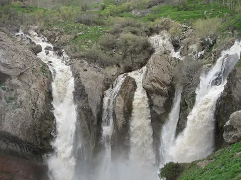 Kavaklı köyünden bir görünüm (Hakkari Merkez, Hakkari)