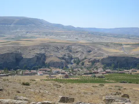 Sarıhıdır köyünden bir görünüm (Ürgüp, Nevşehir)