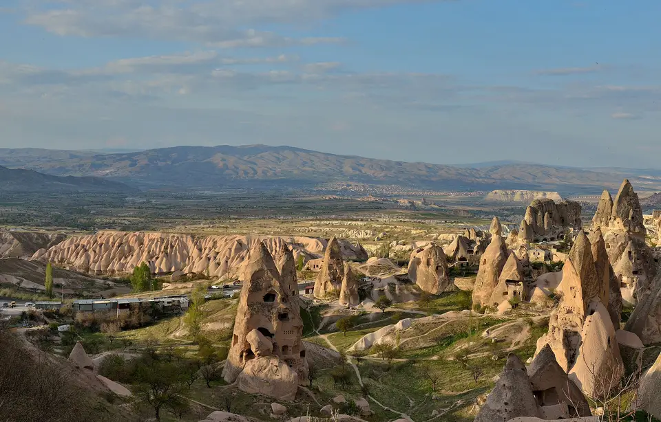 Uçhisar köyünden bir görünüm (Nevşehir Merkez, Nevşehir)