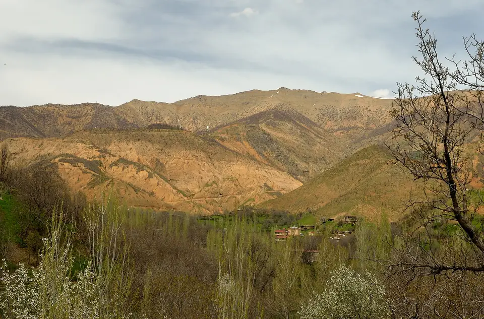 Horozdere köyünden bir görünüm (Hizan, Bitlis)