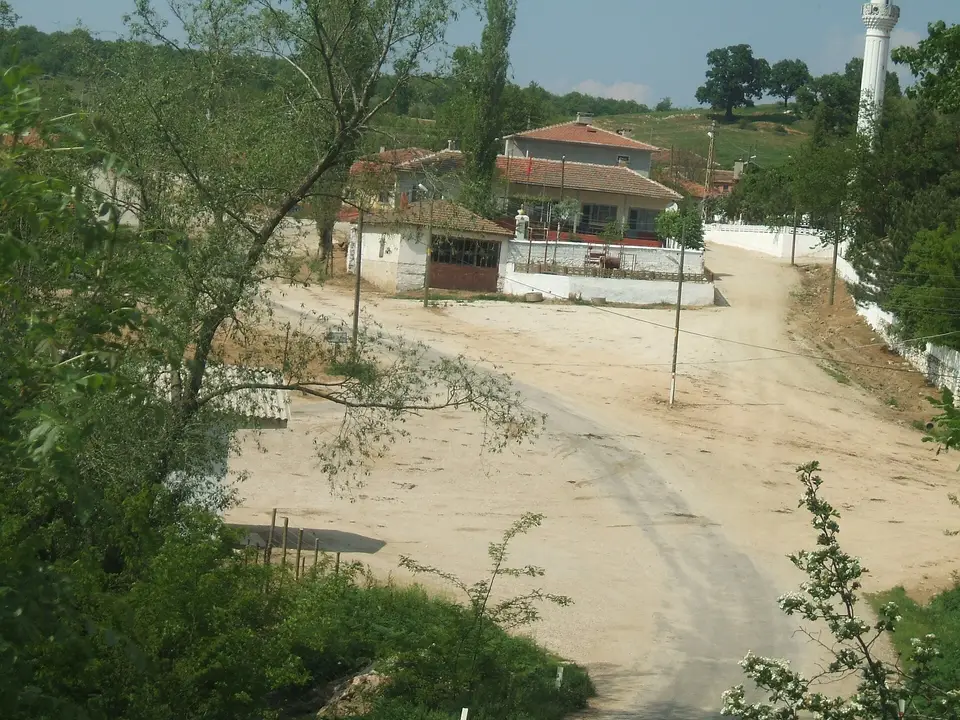 Hamzabeyli köyünden bir görünüm (Lalapaşa, Edirne)