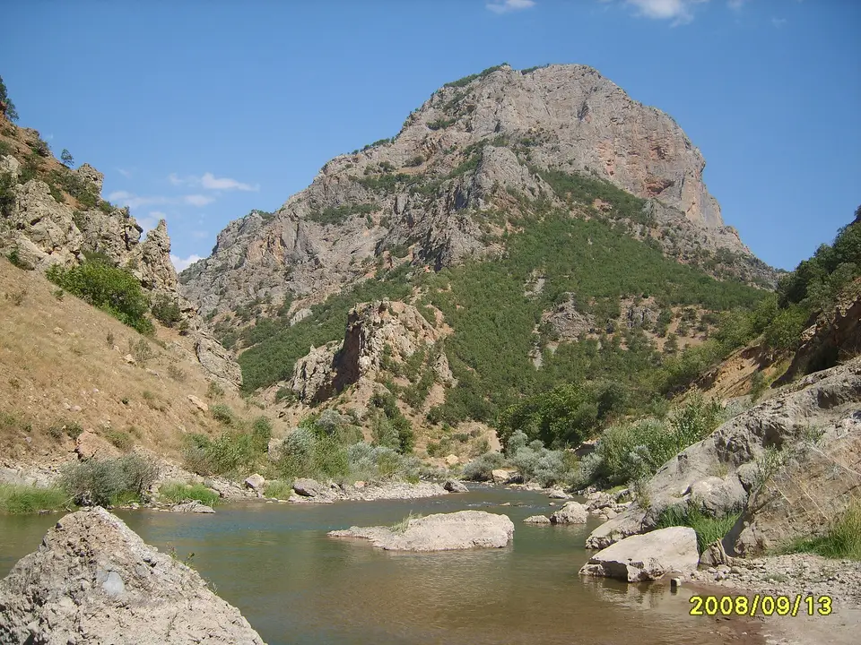 Akdik köyünden bir görünüm (Pülümür, Tunceli)