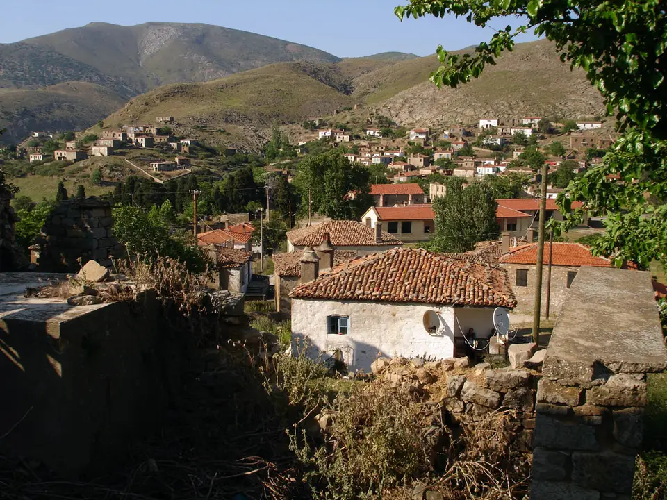 Dereköy köyünden bir görünüm (Gökçeada, Çanakkale)
