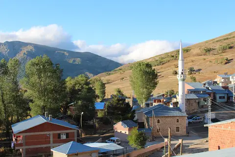 Gümüşhane merkez ilçesine bağlı Akpınar köyü, Gümüşhane, Türkiye