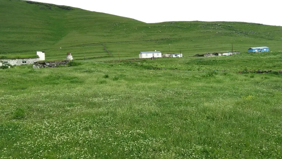 Alagöz köyünden bir görünüm (Ardahan Merkez, Ardahan)