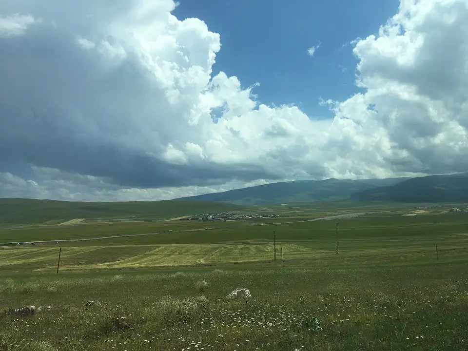Eşmepınar köyünden bir görünüm (Çıldır, Ardahan)
