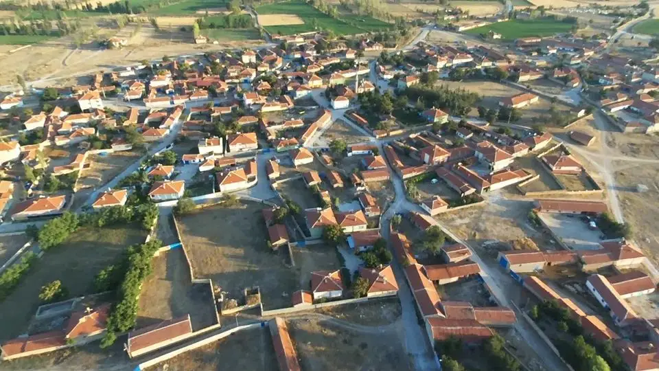 Türkmenakören köyünden bir görünüm (Emirdağ, Afyonkarahisar)
