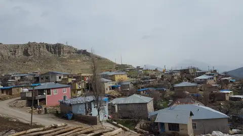 Anadağ köyünden bir görünüm (Derecik, Hakkari)