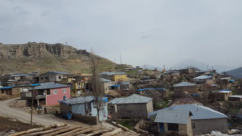 Anadağ köyünden bir görünüm (Derecik, Hakkari)