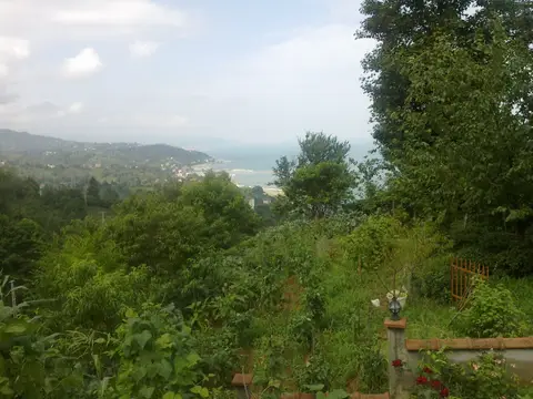 Şenyurt köyünden bir görünüm (Ardeşen, Rize)