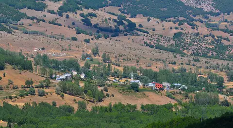 Sivas İli Suşehri İlçesi'ne bağlı Şarköy'ün Geminbeli Geçidi'nden görünümü