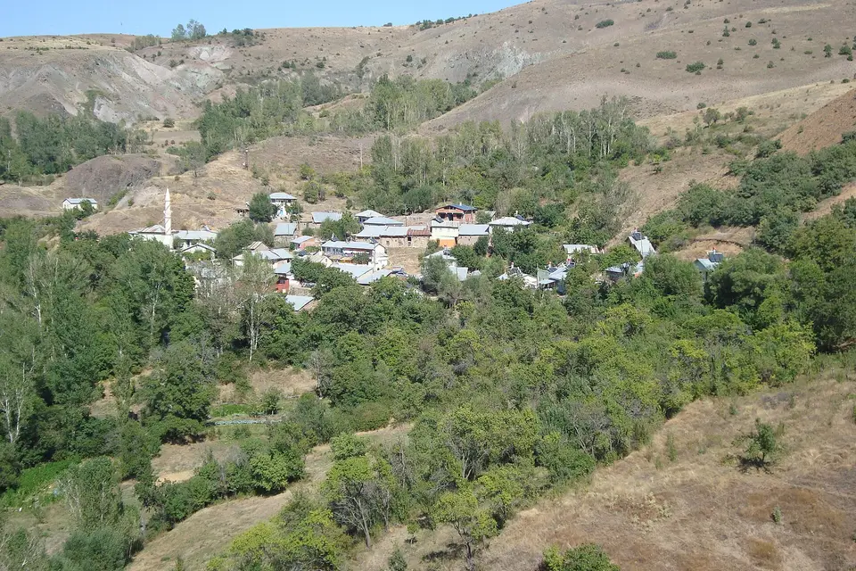 Çokrak köyünden bir görünüm (Suşehri, Sivas)