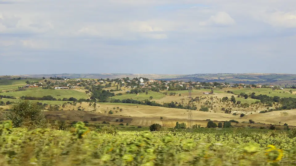 Edirne ilinden bir köy manzarası: Çobançeşmesi köyünden bir görünüm (Keşan, Edirne)
