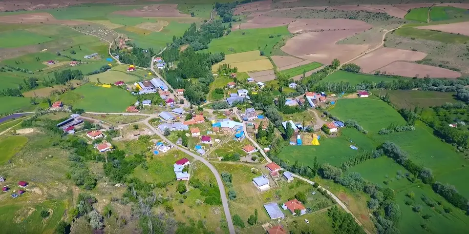 Yükselen köyünden bir görünüm (Şarkışla, Sivas)