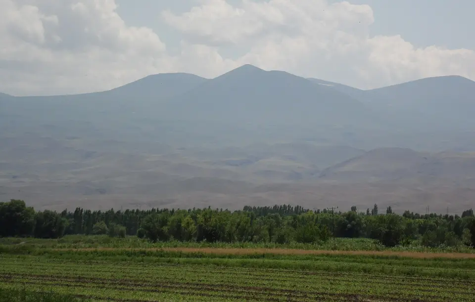Yukarıçarıkçı köyünden bir görünüm (Iğdır Merkez, Iğdır)