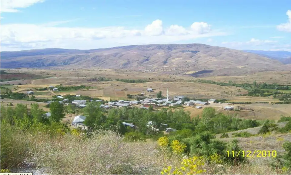 YukarıYeniköy köyünden bir görünüm (Refahiye, Erzincan)