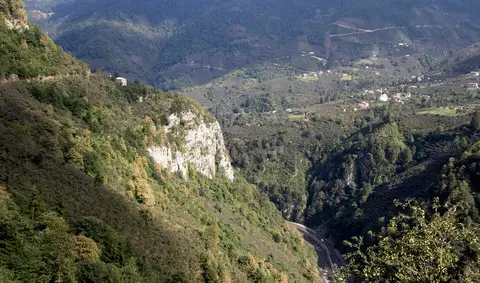 Yeniköy köyünden bir görünüm (Espiye, Giresun)