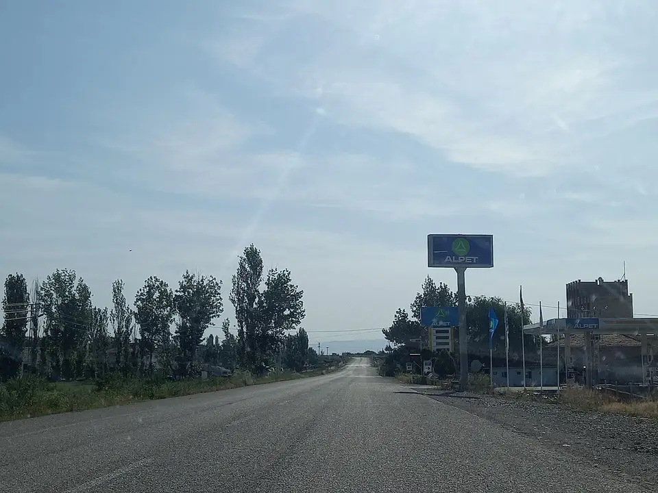 Yeniköy köyünden bir görünüm (Bayat, Çorum)