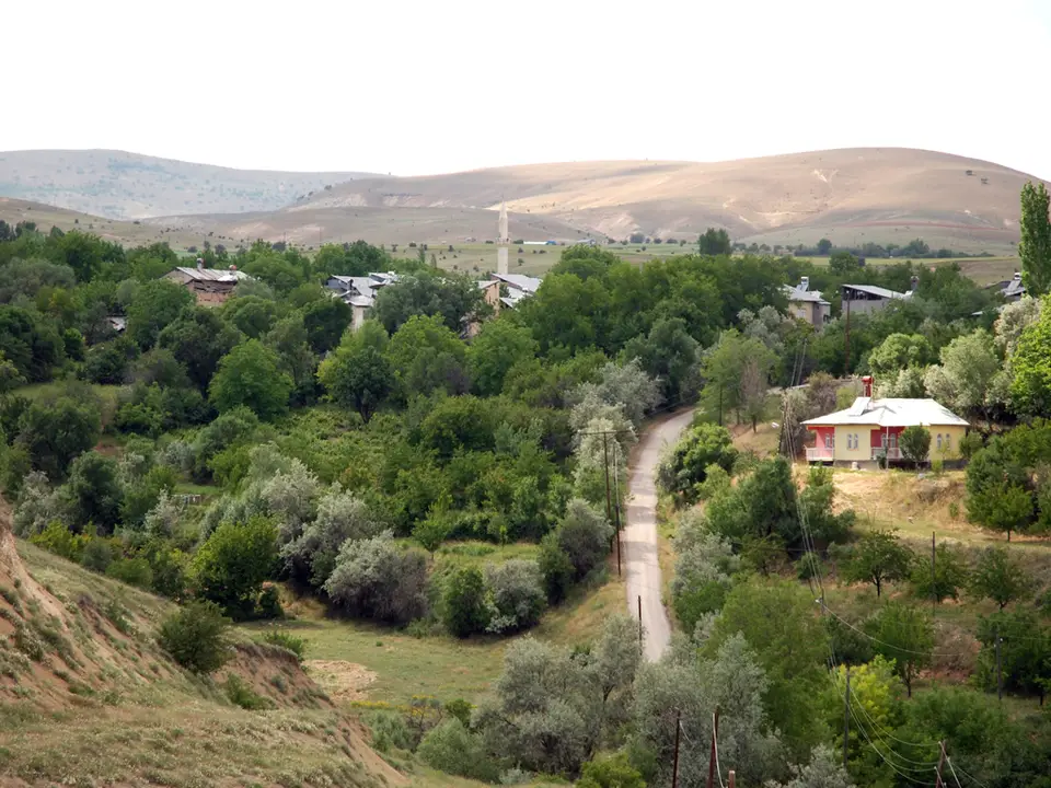 Yazıpınarı köyünden bir görünüm (Elazığ Merkez, Elazığ)