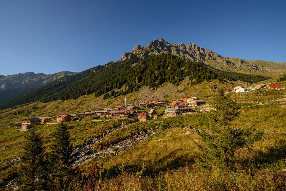 Yaylaköy köyünden bir görünüm (Çamlıhemşin, Rize)
