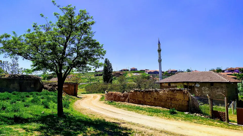 Kuruağıl köyünden bir görünüm (Kırşehir Merkez, Kırşehir)