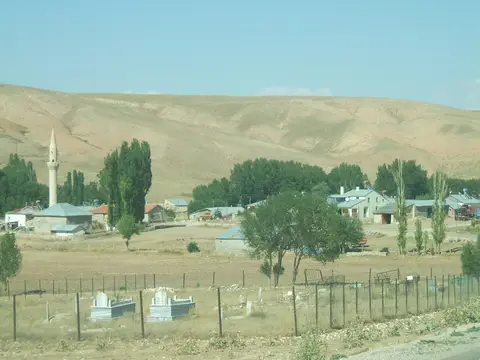 Karagücük köyünden bir görünüm (Kangal, Sivas)