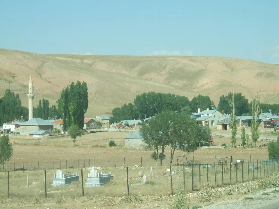Karagücük köyünden bir görünüm (Kangal, Sivas)
