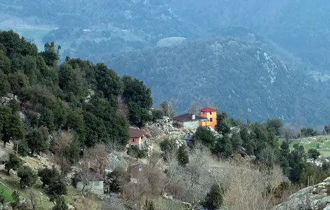 Değirmendere, Kadirli'de yayla evleri