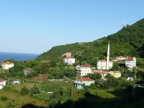 Aydıncık köyünden bir görünüm (Cide, Kastamonu)