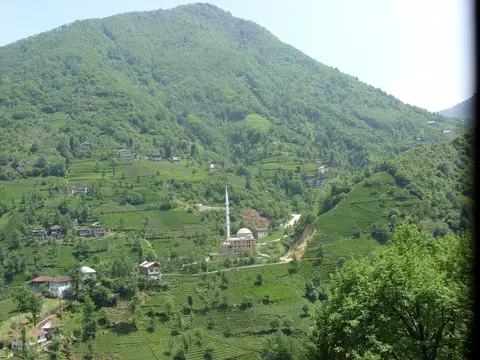 Asmalıırmak köyünden bir görünüm (Güneysu, Rize)