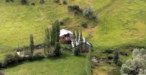 Asarcık köyünden bir görünüm (Şebinkarahisar, Giresun)