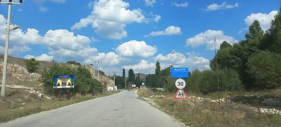 Ayazini köyünden bir görünüm (İhsaniye, Afyonkarahisar)