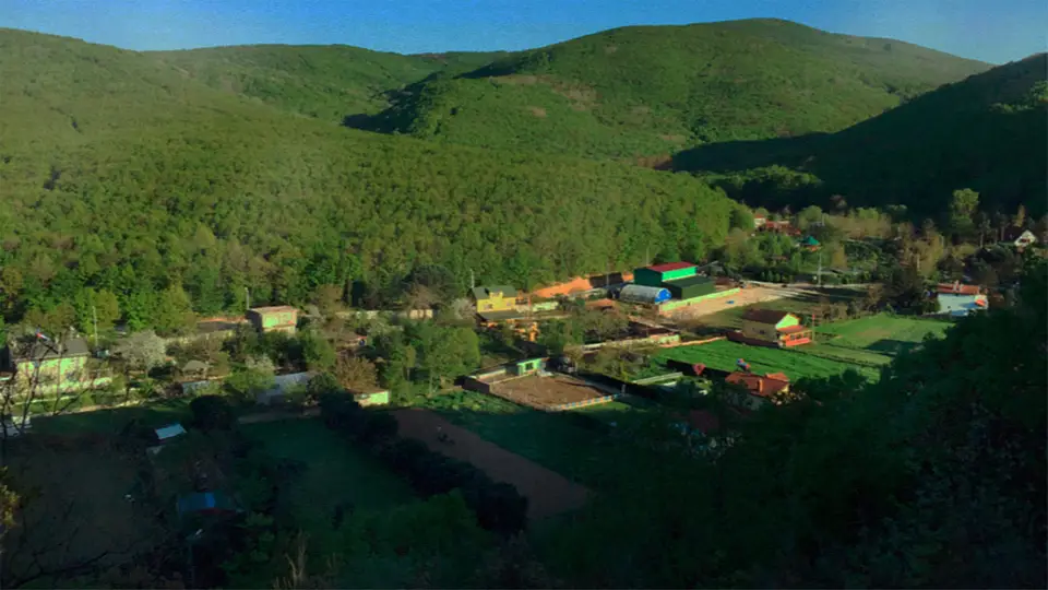 Karamandere'nin güneyinde bir yer
