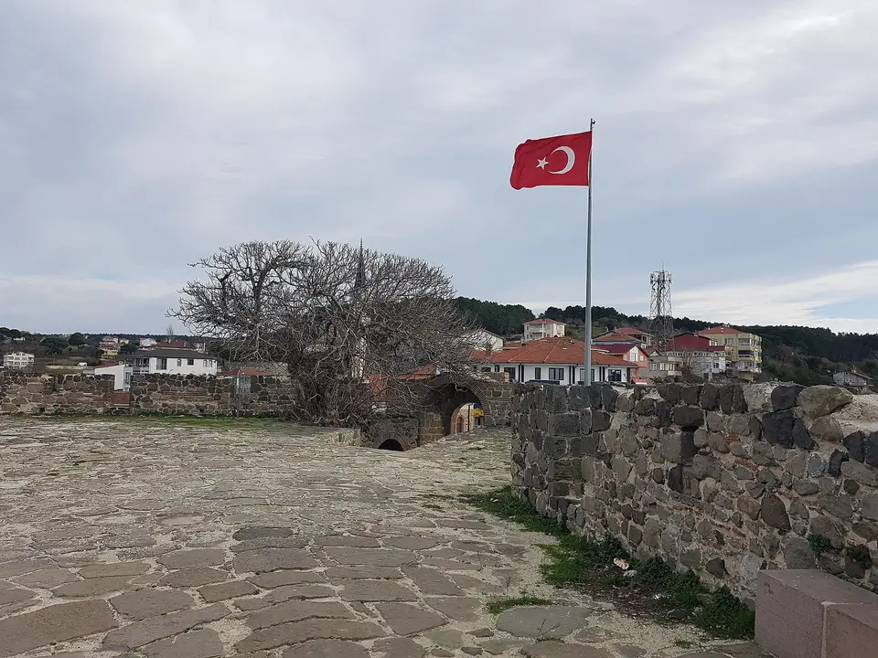 İstanbul ilinden bir köy manzarası: Riva mahallesinden bir görünüm (Beykoz, İstanbul)
