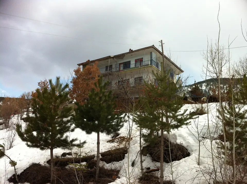 Aşağıhüyük mahallesinden bir görünüm (Kızılcahamam, Ankara)