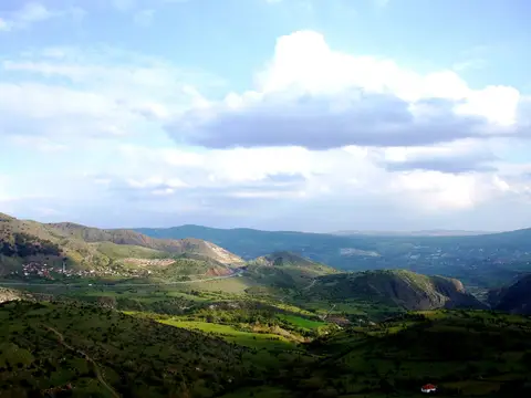 Yakakaya mahallesinden bir vadi (Kızılcahamam, Ankara)